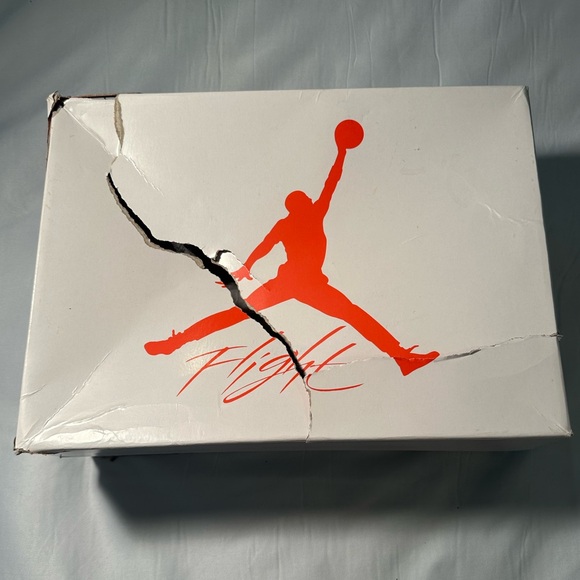 Air Jordan 4 Retro White Oreo (2021) - Picture 10 of 12